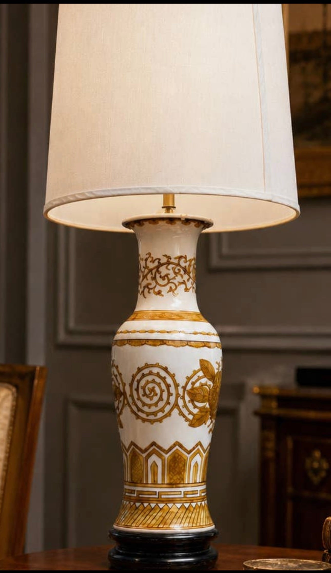 1940s-1950s Large Porcelain Art Deco Chinoiserie Table Lamp